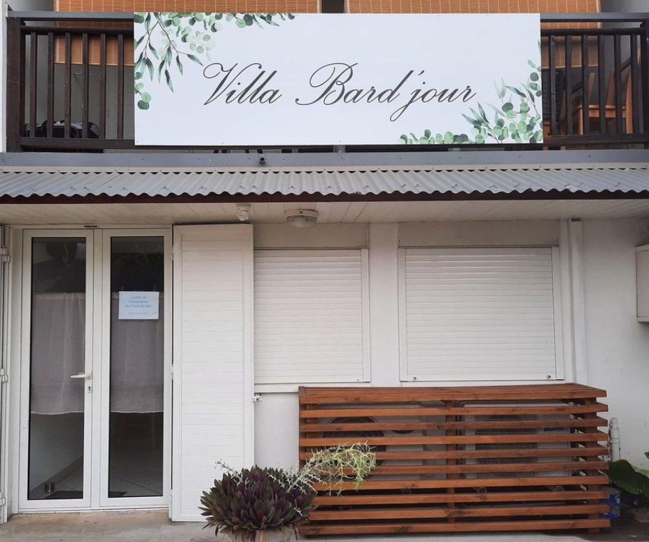 L'entrée du centre de consultation, Villa Bard'jour à Saint-Pierre